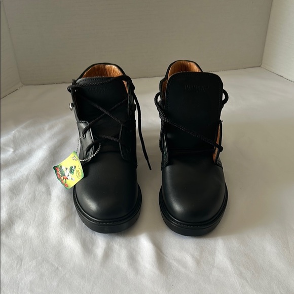Black Leather Ankle Boots with Classic Design - Picture 1 of 9